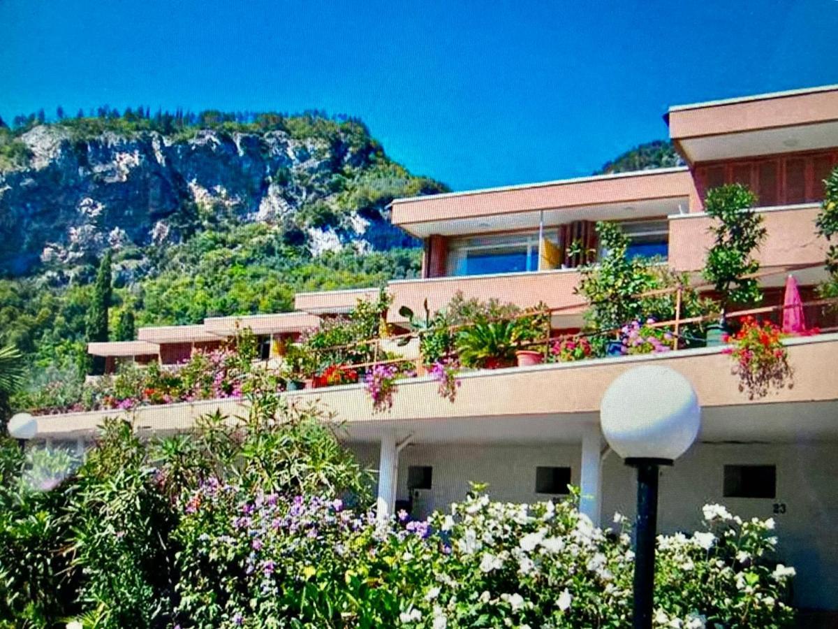 Appartamento Peppino Mit Seeblick Und Pool Рива-дель-Гарда Екстер'єр фото
